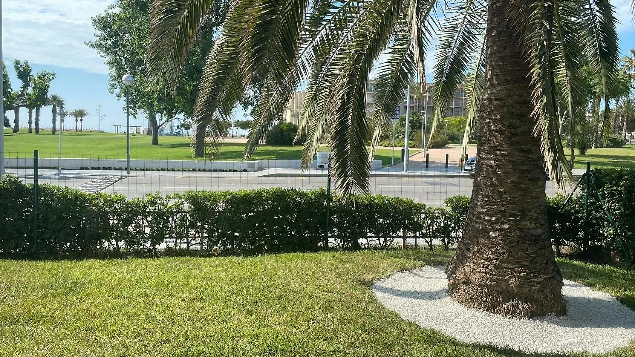 Apartment Piso Delante De La Playa La Pineda Con 2 Habitaciones