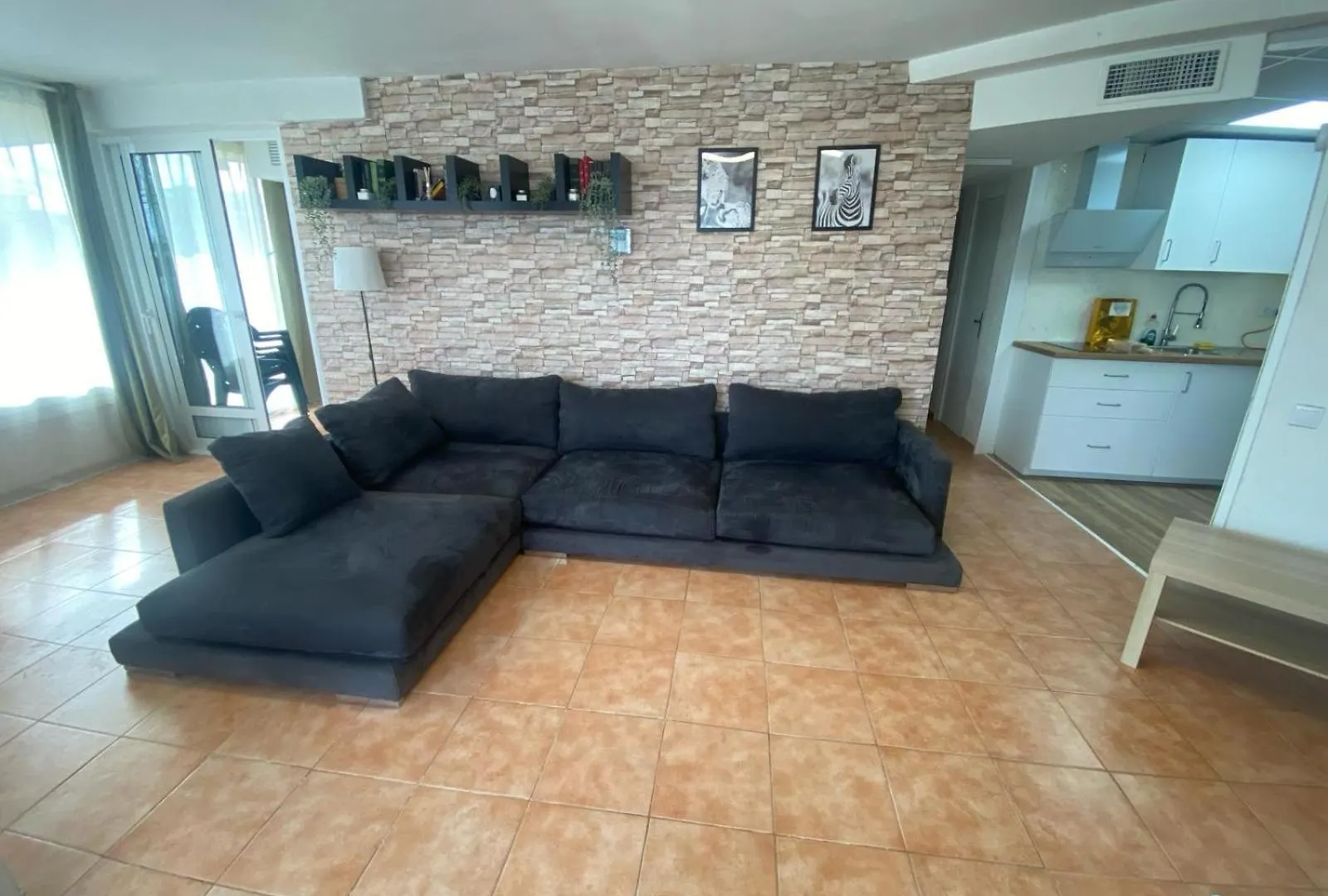 Piso Delante De La Playa La Pineda Con 2 Habitaciones 0*,  Spain
