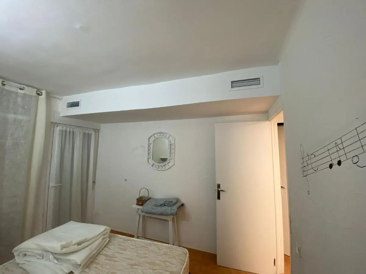 Piso Delante De La Playa La Pineda Con 2 Habitaciones 0*,