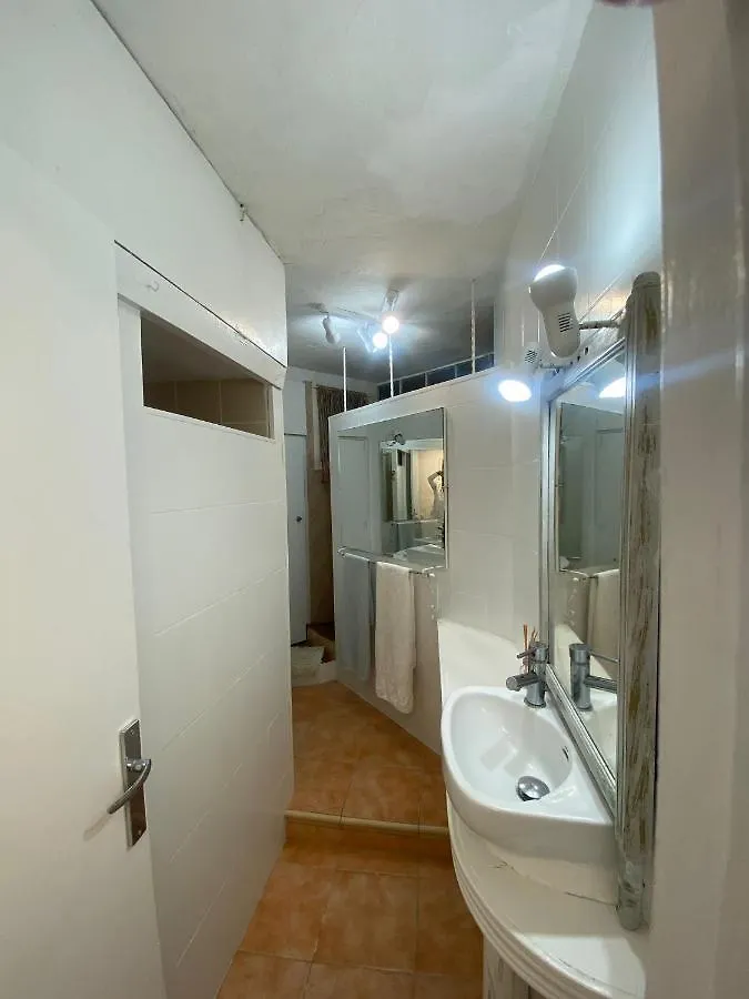 Piso Delante De La Playa La Pineda Con 2 Habitaciones Apartment